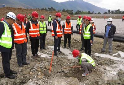 丽江机场三期改扩建工程部分(fēn)水泥土搅拌桩地基处理(lǐ)顺利通过第二次阶段验收